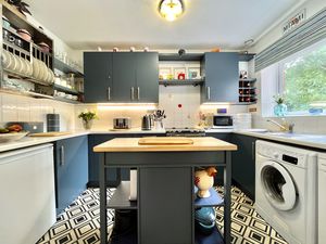 Kitchen- click for photo gallery